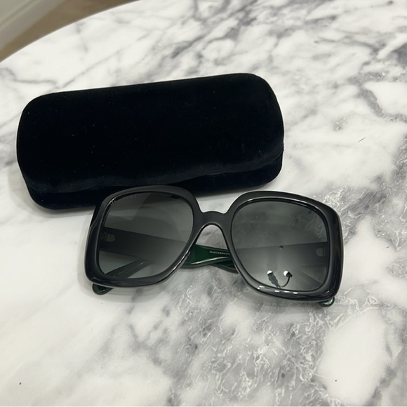 GUCCI Sherry Line Black Frame Oversized Sunglasses - Picture 11 of 11